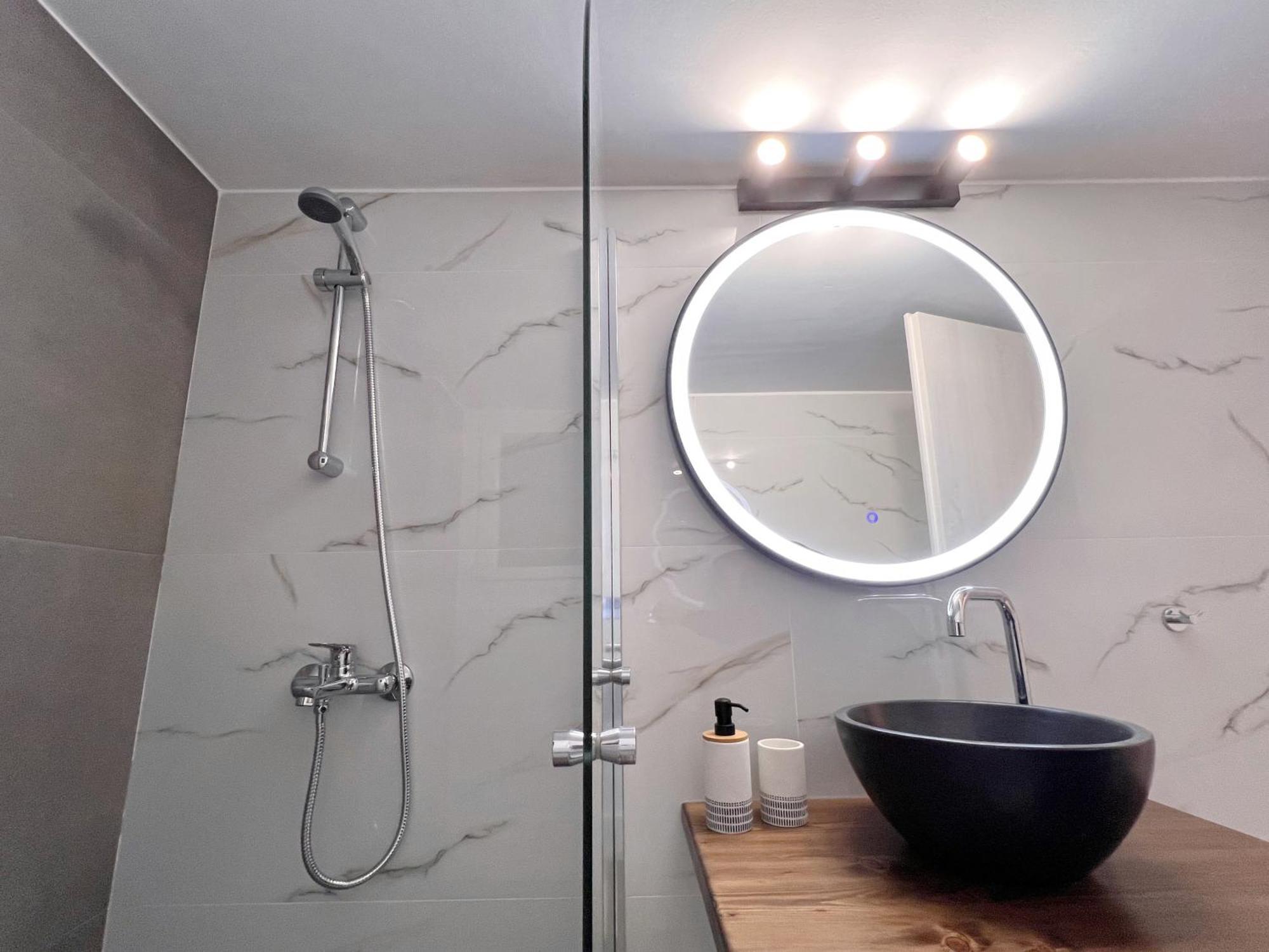 Wsd Amazing Luxury Boutique 2bd With Balcony Piraeus