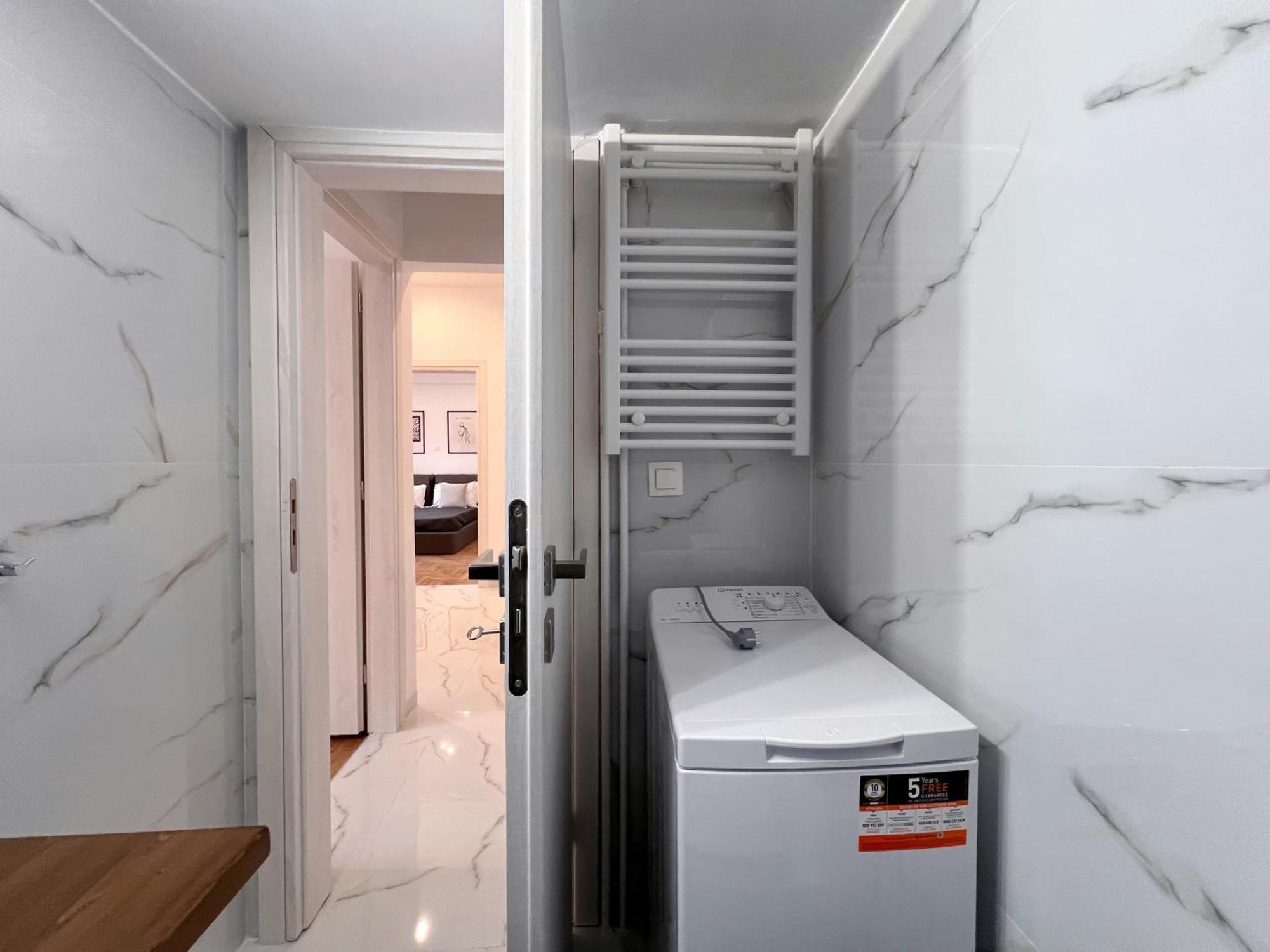 Wsd Amazing Luxury Boutique 2bd With Balcony Apartment